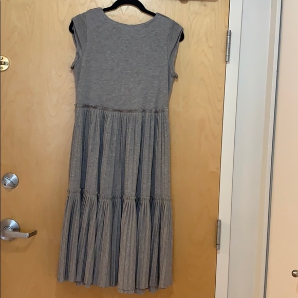 Sundance Grey V-neck Pleated Midi Dress - Picture 6 of 11
